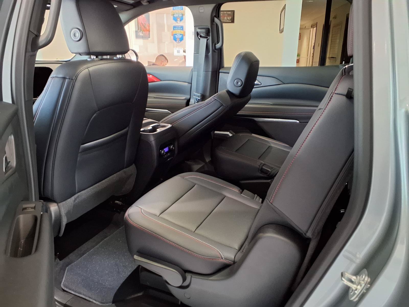 New 2026 Chevrolet Traverse Z71 w/ Driver Confidence Package AWD/4WD image 15