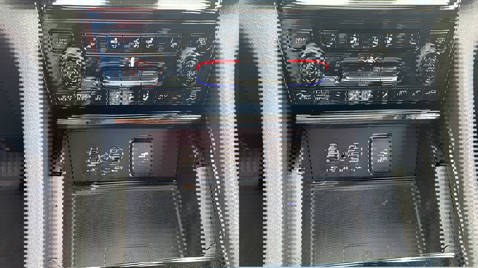 Used 2024 Jeep Grand Cherokee L Limited w/ Luxury Tech Group II image 28