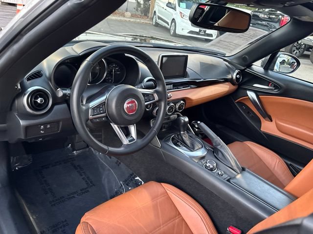 Used 2017 FIAT 124 Spider Lusso RWD image 11