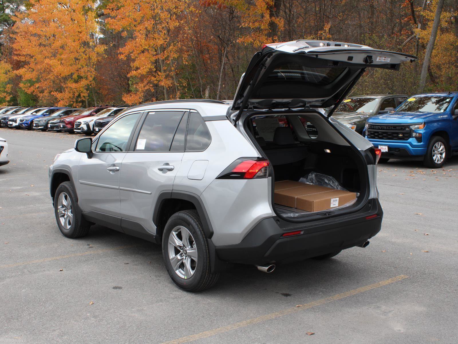 New 2025 Toyota RAV4 XLE image 7