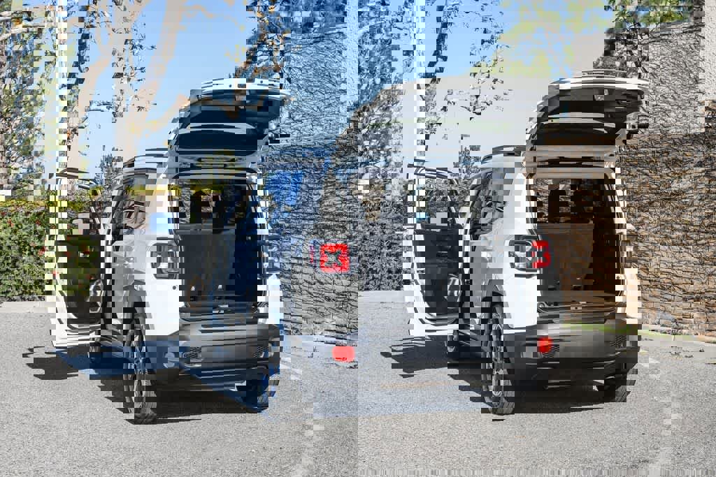 Used 2016 Jeep Renegade Sport w/ Power & Air Group image 26