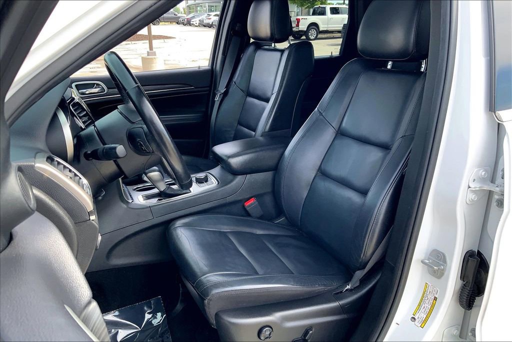Used 2019 Jeep Grand Cherokee Limited AWD/4WD image 24