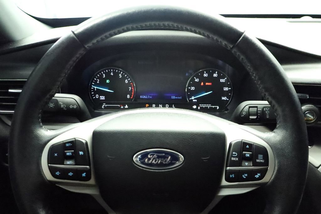 Used 2023 Ford Explorer XLT w/ Equipment Group 202A AWD/4WD image 38