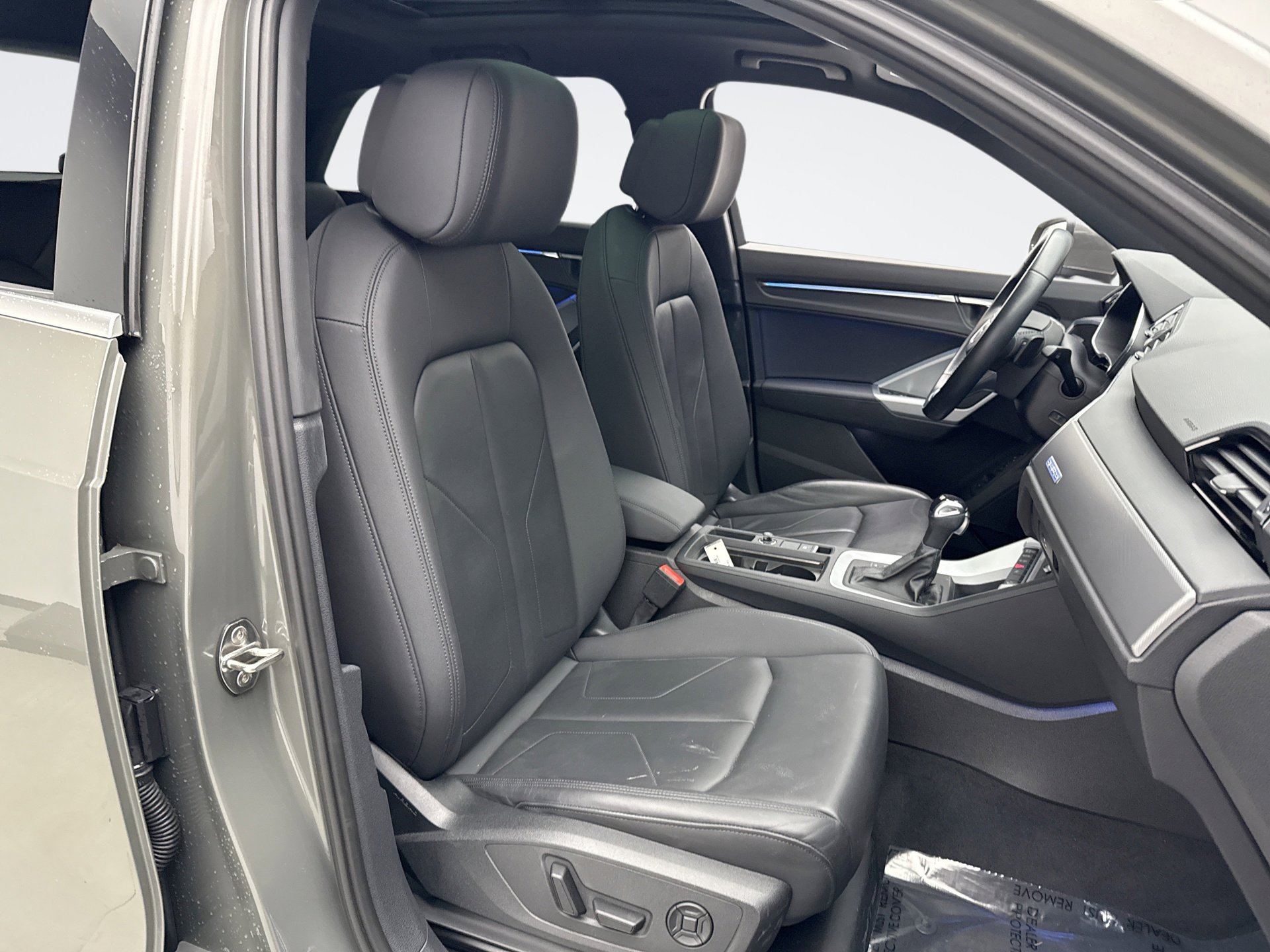 Used 2022 Audi Q3 2.0T Premium Plus w/ Premium Plus Package image 17