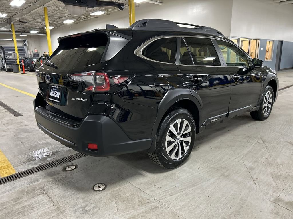 Certified 2025 Subaru Outback Premium image 8