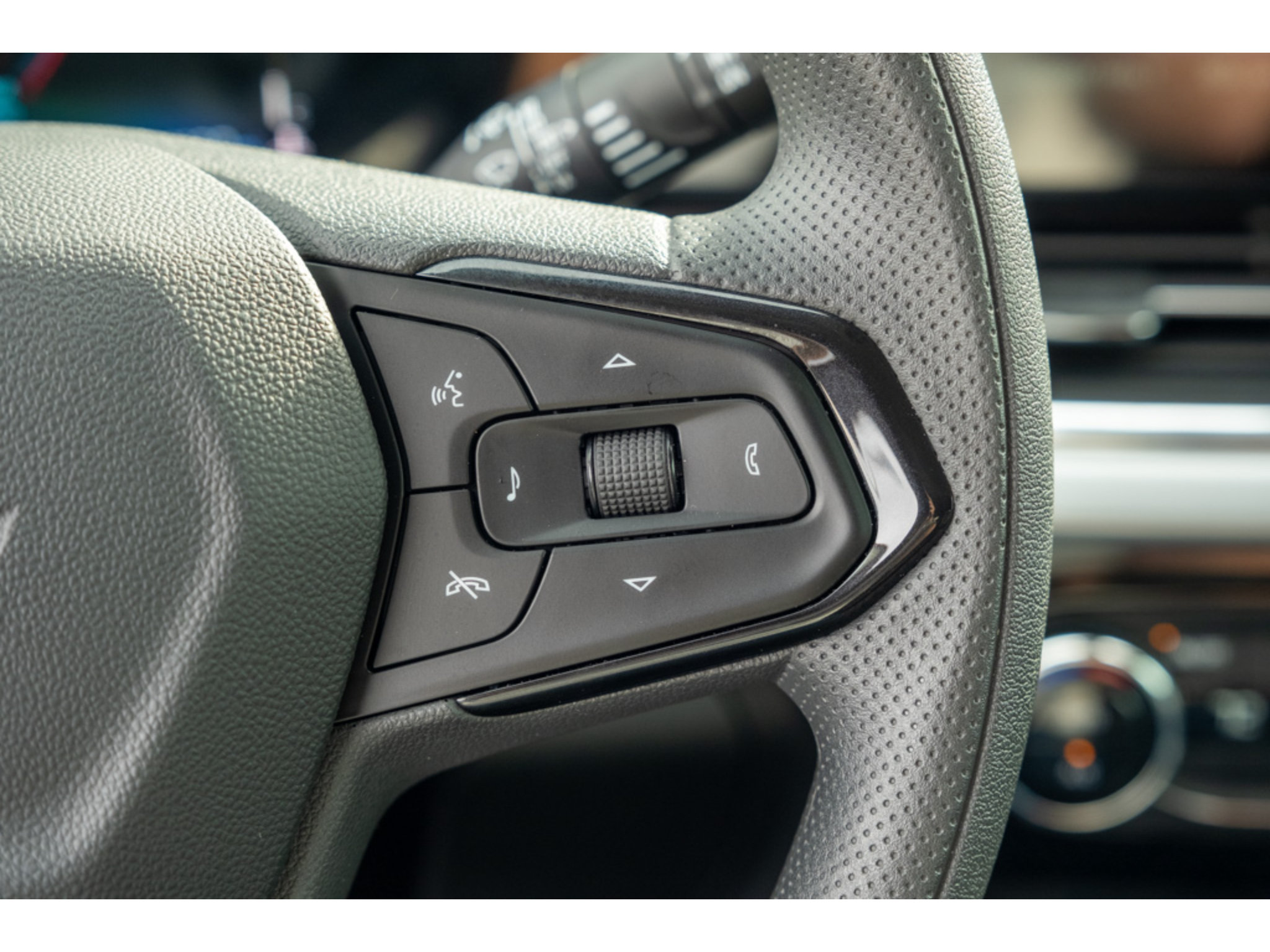Used 2026 Chevrolet Trax LT FWD image 17