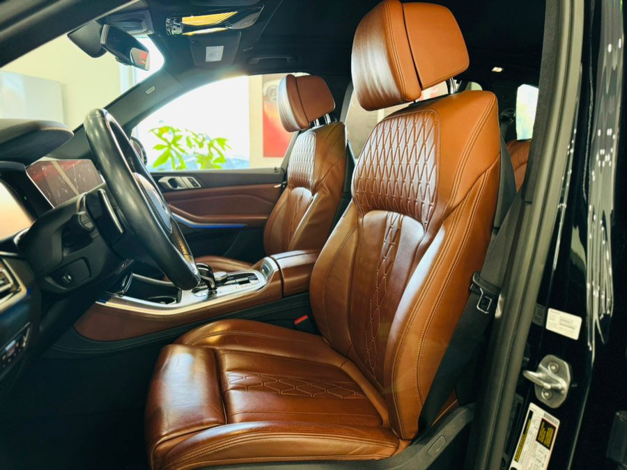 Used 2019 BMW X5 xDrive50i w/ M Sport Package image 15