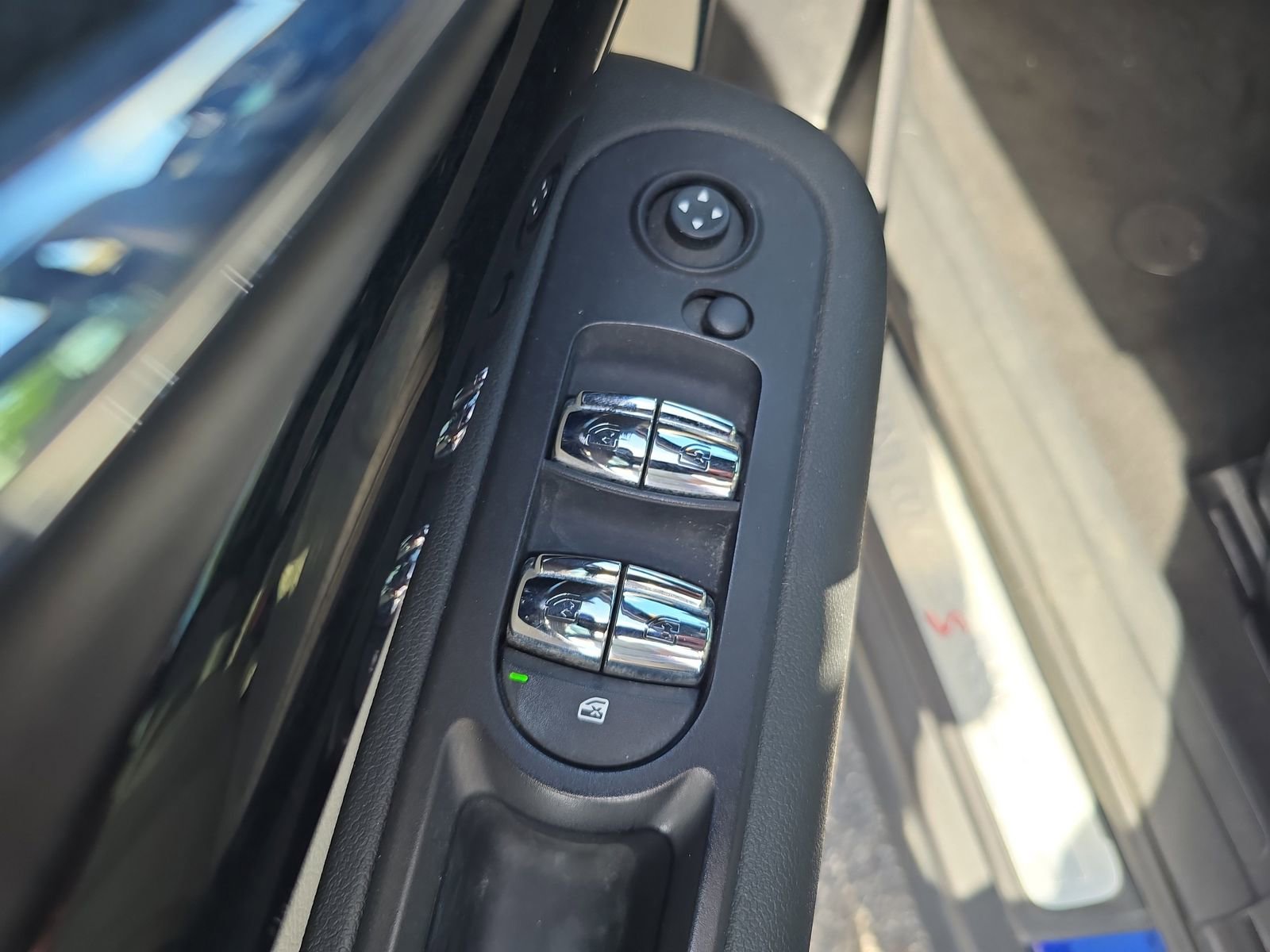 Used 2019 MINI Cooper Clubman S w/ Starlight Blue Edition image 14