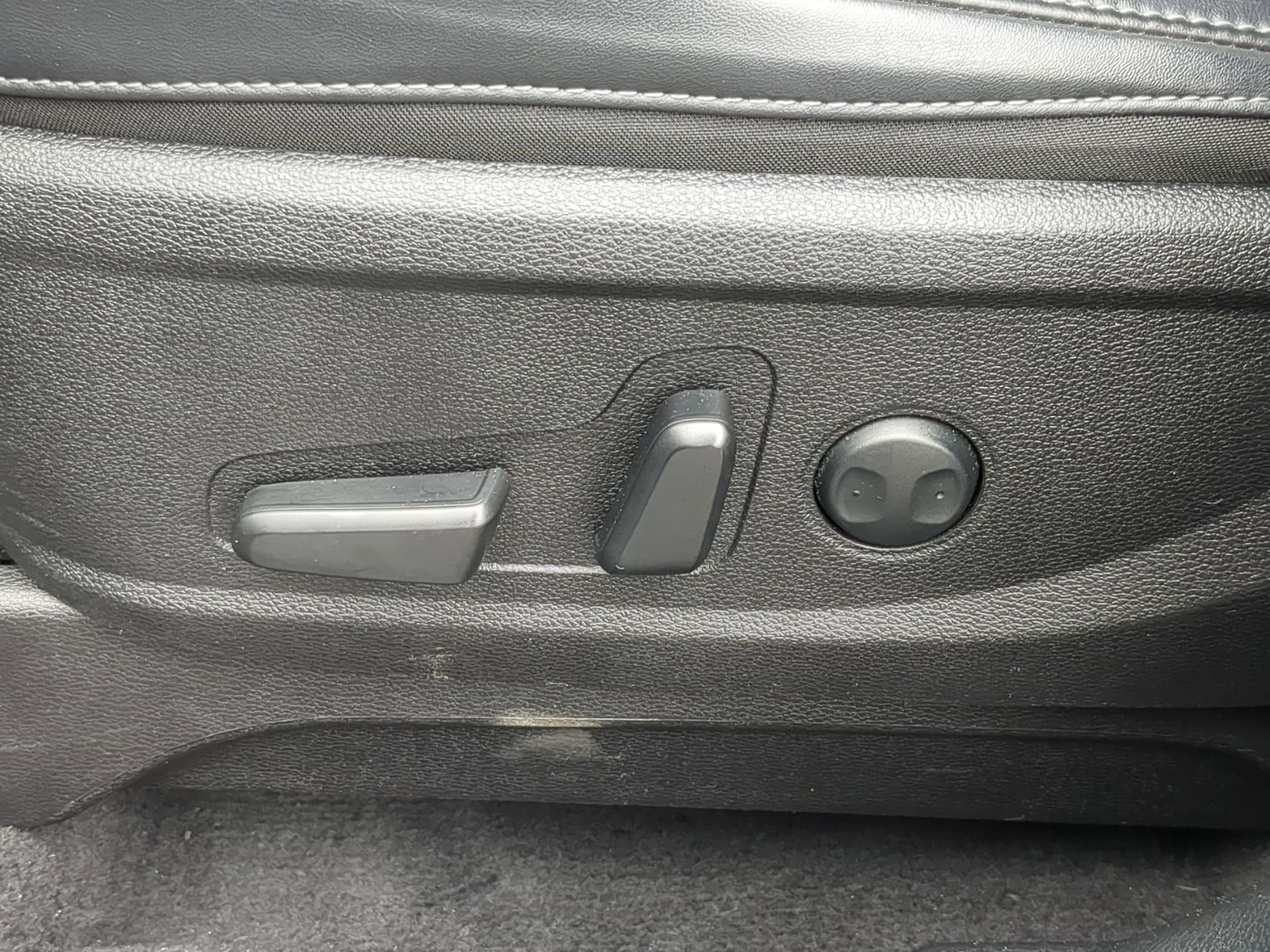 Used 2025 Kia Telluride S FWD image 17