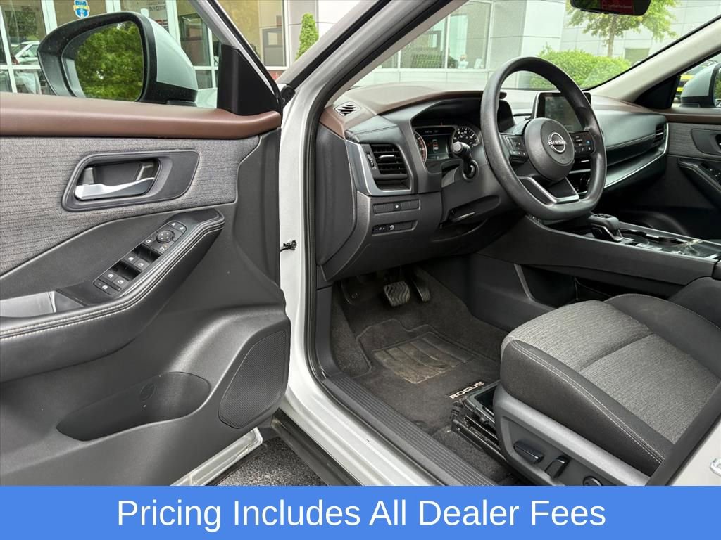 Certified 2023 Nissan Rogue SV FWD image 16