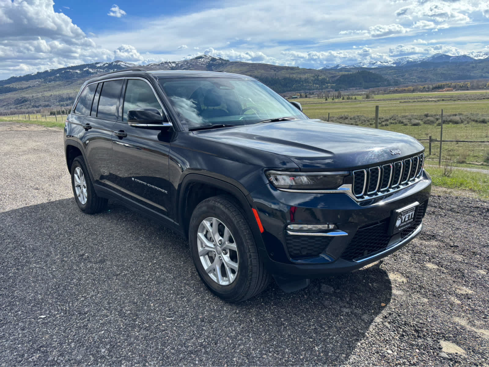 New 2023 Jeep Grand Cherokee Limited w/ Luxury Tech Group II image 15