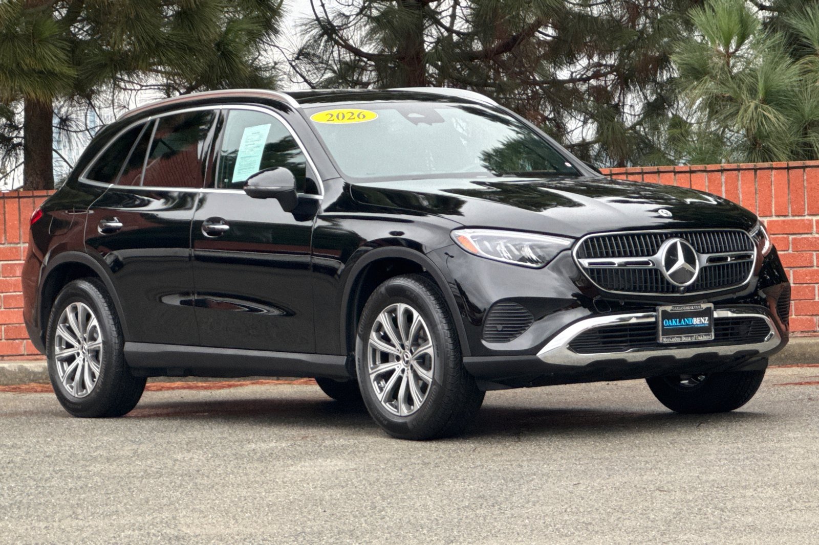 Used 2026 Mercedes-Benz GLC 300 4MATIC image 2