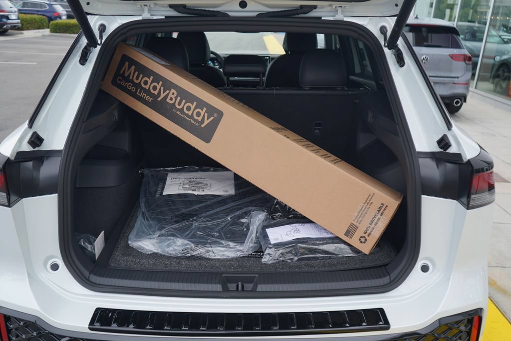New 2026 Volkswagen Tiguan SE R-Line FWD image 11