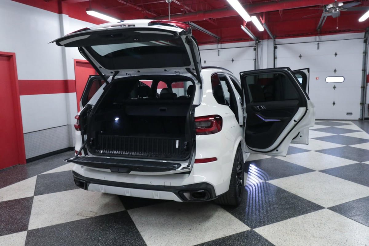 Used 2023 BMW X5 xDrive40i w/ M Sport Package AWD/4WD image 31
