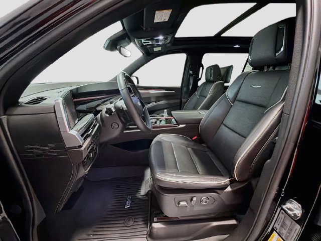Used 2025 Cadillac Escalade ESV Premium Luxury w/ Touring Package AWD/4WD image 18