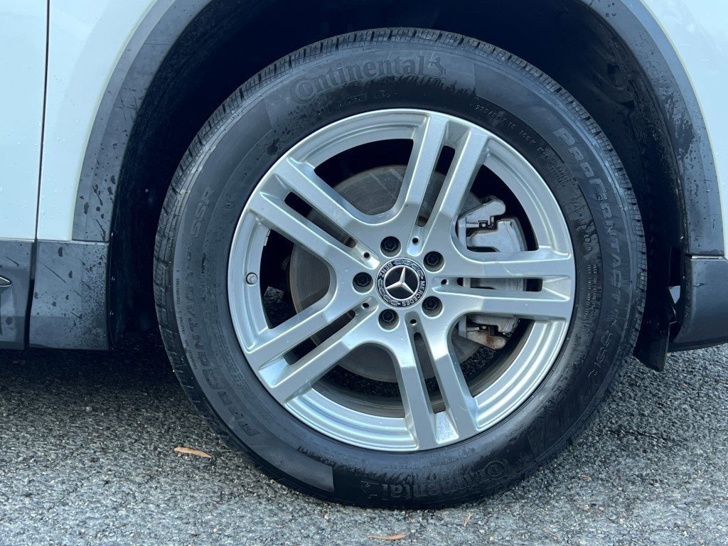 Used 2021 Mercedes-Benz GLA 250 4MATIC w/ Premium Package image 10