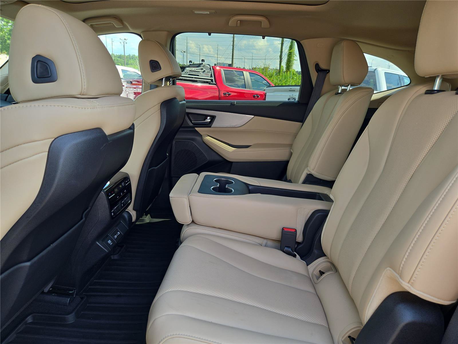 Used 2023 Acura MDX w/ Technology Package FWD image 16