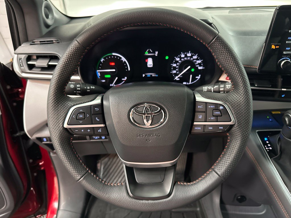 Used 2024 Toyota Sienna XSE w/ XSE Plus Package AWD/4WD image 13
