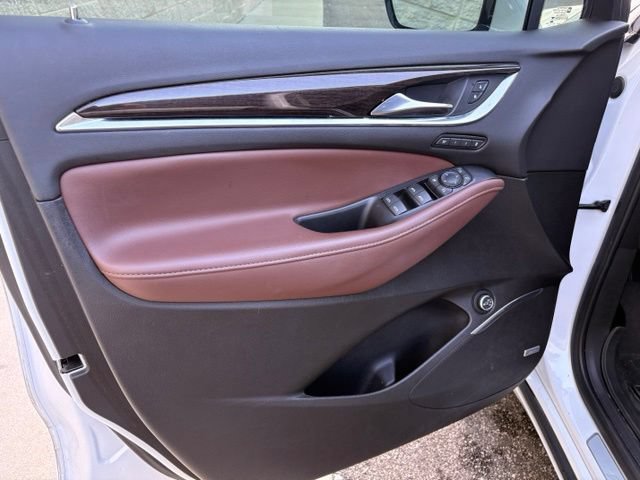 Used 2021 Buick Enclave Avenir w/ Avenir Technology Package FWD image 12