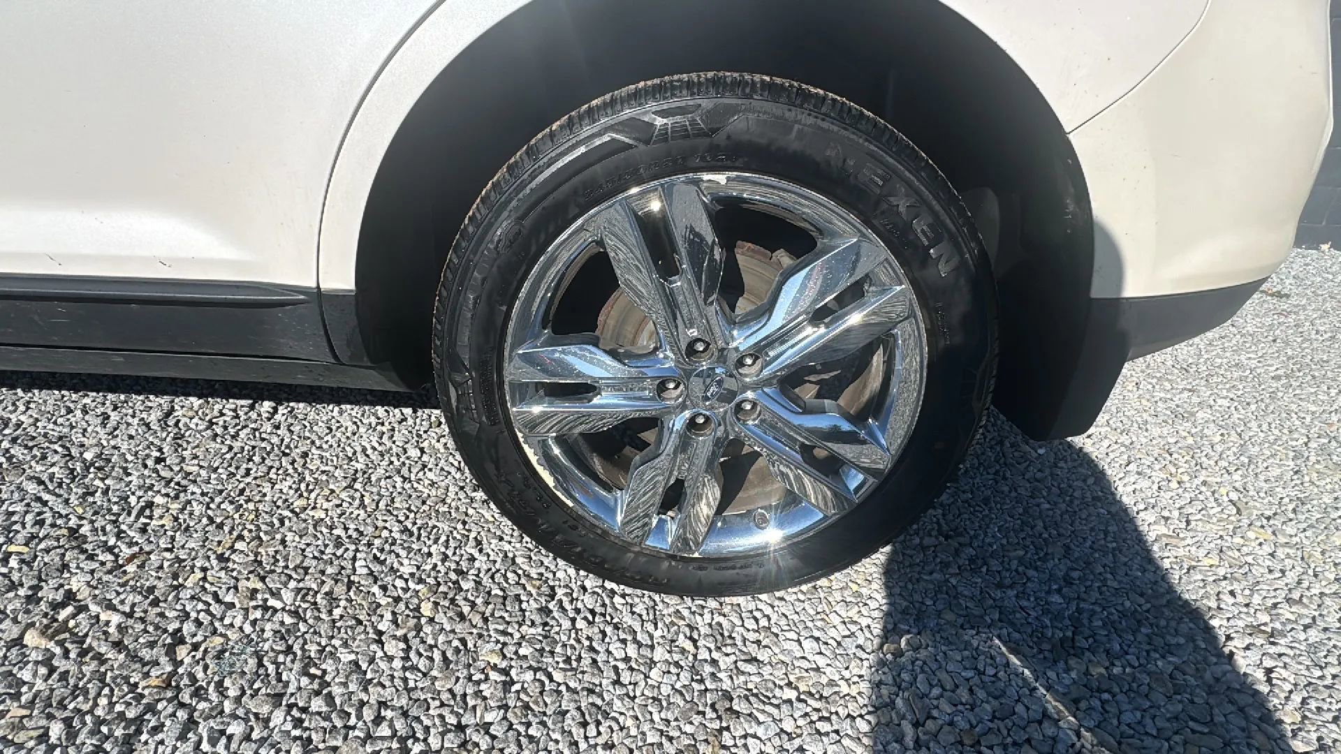 Used 2011 Ford Edge Limited w/ 302A Rapid Spec Order Code image 2