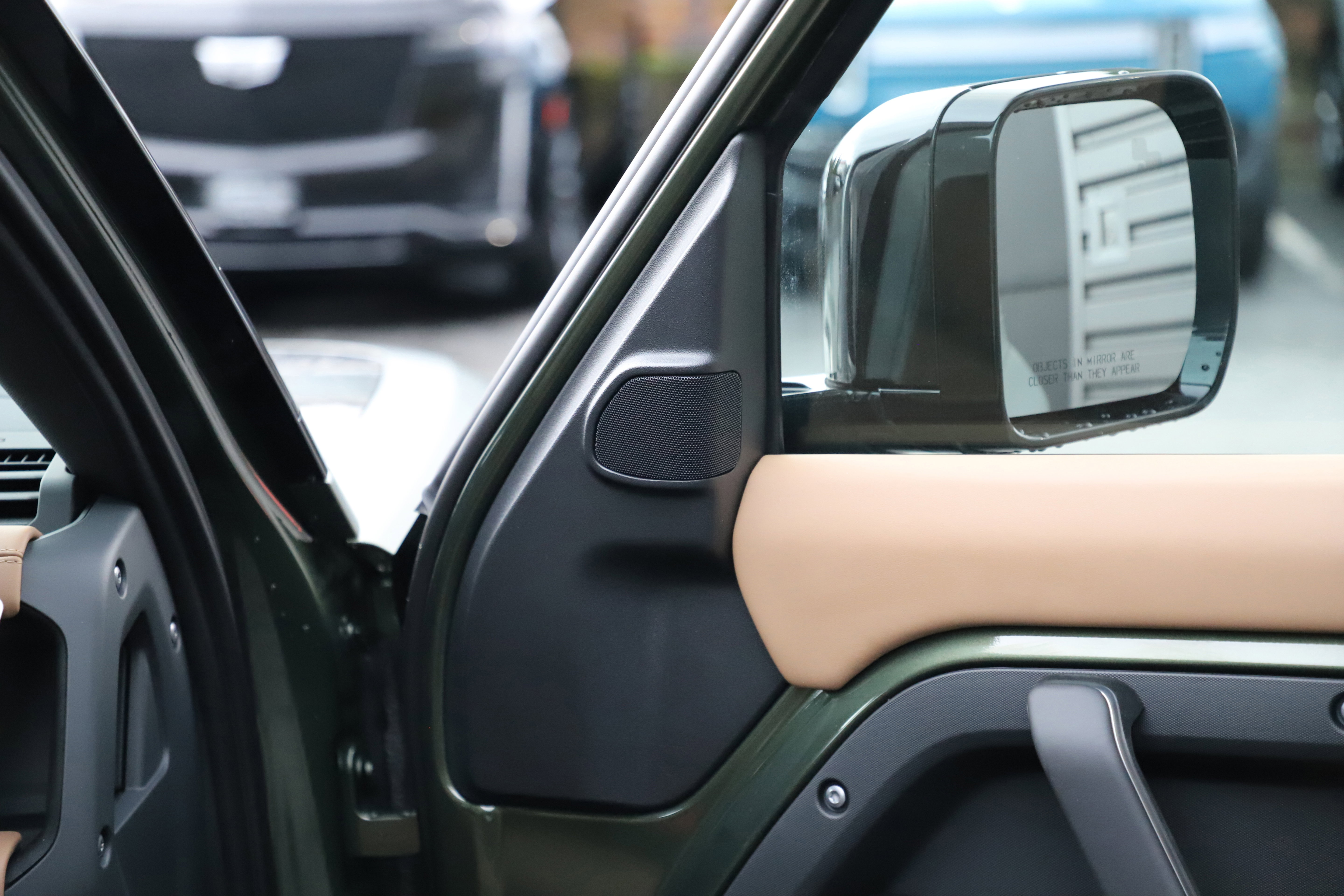 New 2026 Land Rover Defender 110 X-Dynamic SE image 10