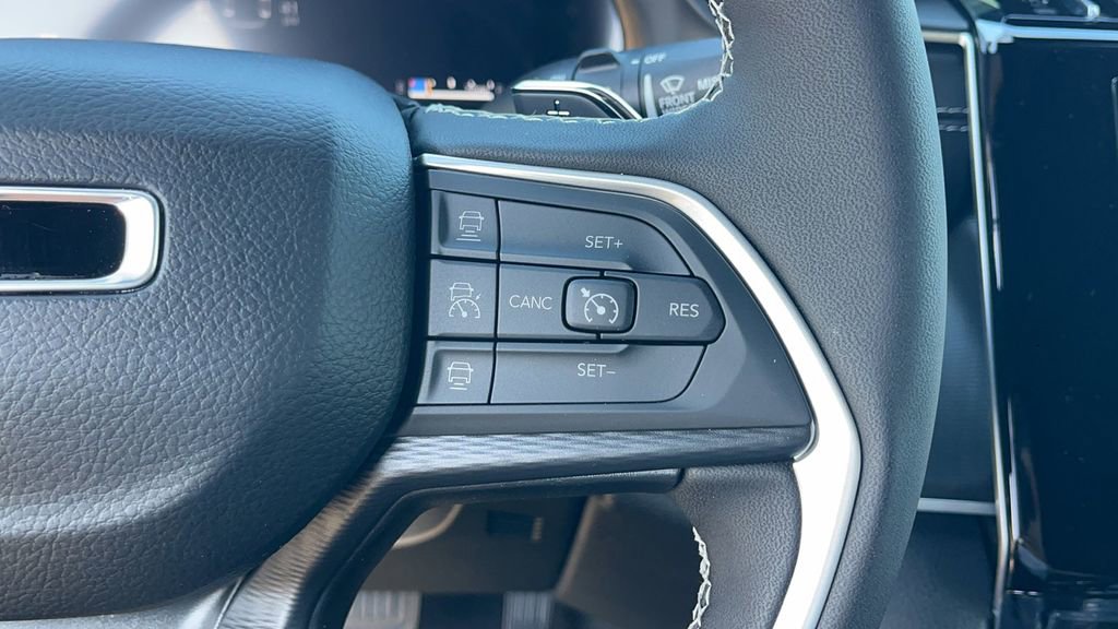 New 2024 Jeep Grand Cherokee L Laredo w/ Luxury Tech Group I image 25