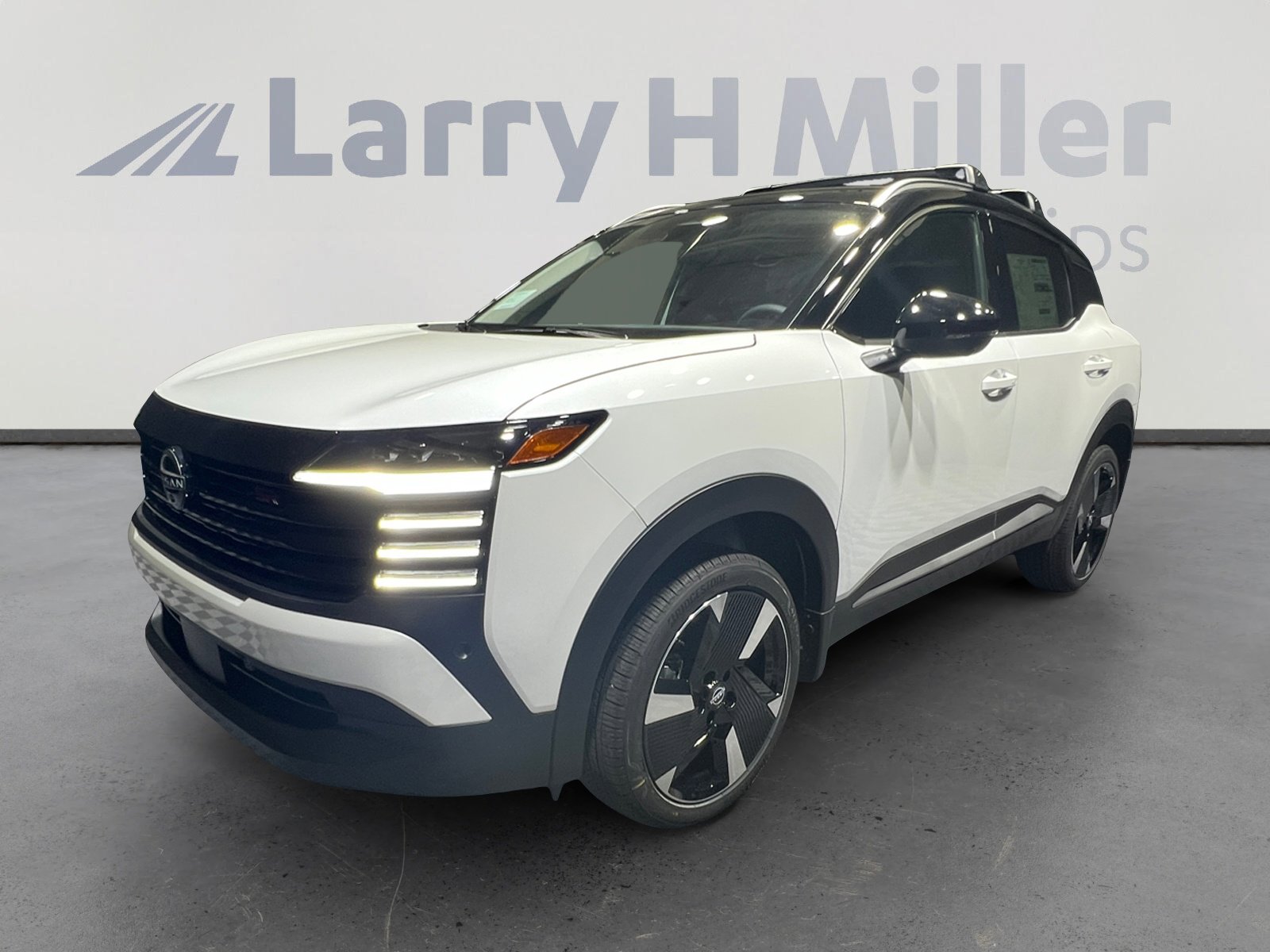 New 2026 Nissan Kicks SR
