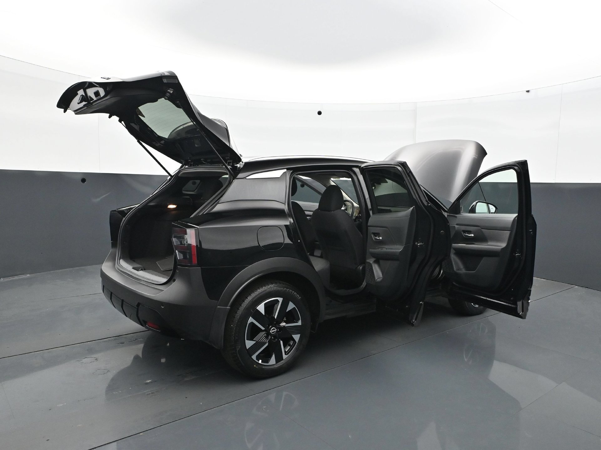 Used 2025 Nissan Kicks SV w/ SV Premium Package AWD/4WD image 34