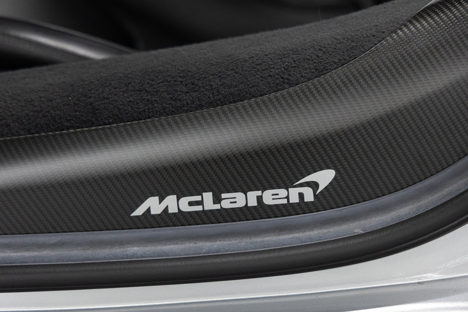 Used 2023 McLaren Artura image 31