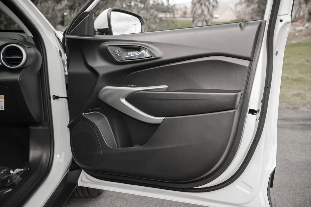 New 2026 Chevrolet Trax LS w/ LS Convenience Package FWD image 34