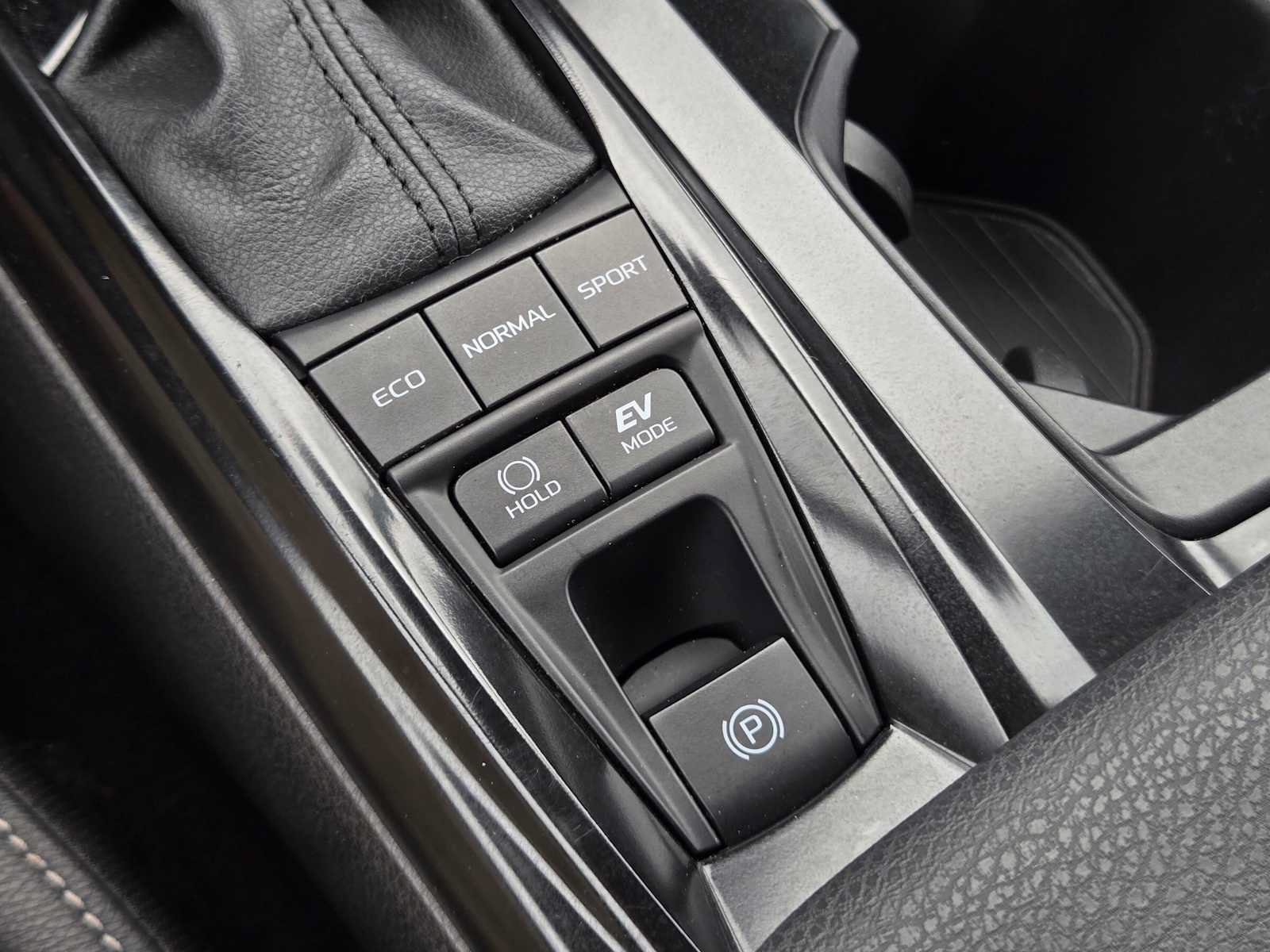 Certified 2025 Toyota Camry SE FWD image 32