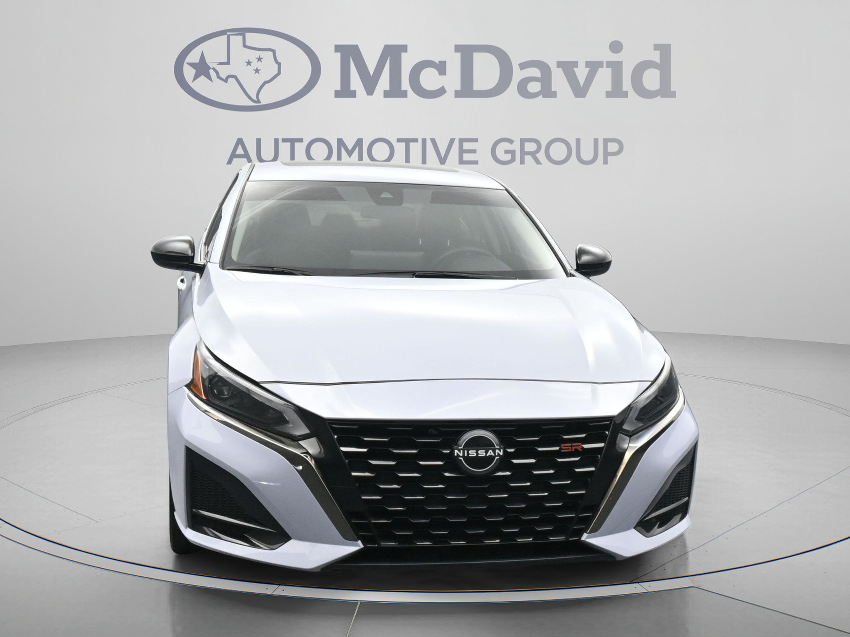 Used 2024 Nissan Altima 2.5 SR w/ SR Premium Package FWD image 2