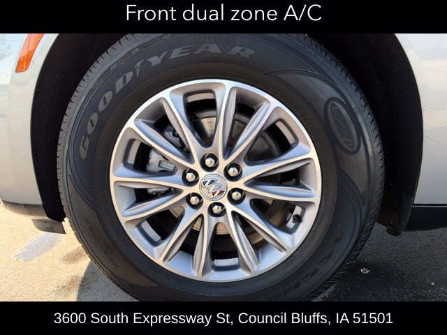 Used 2023 Buick Enclave Essence AWD/4WD image 12