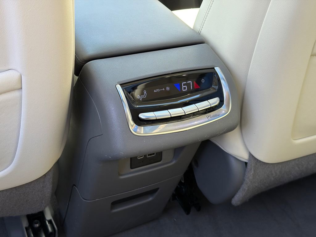 Used 2020 Cadillac XT6 Premium Luxury w/ LPO, Floor Liner Package image 21