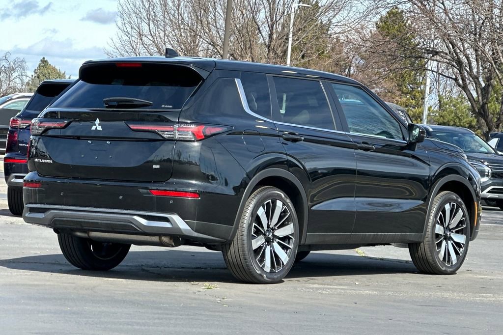 New 2026 Mitsubishi Outlander SE AWD/4WD image 4
