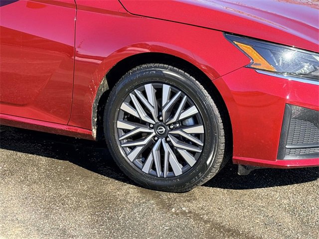 Used 2024 Nissan Altima 2.5 SV image 9