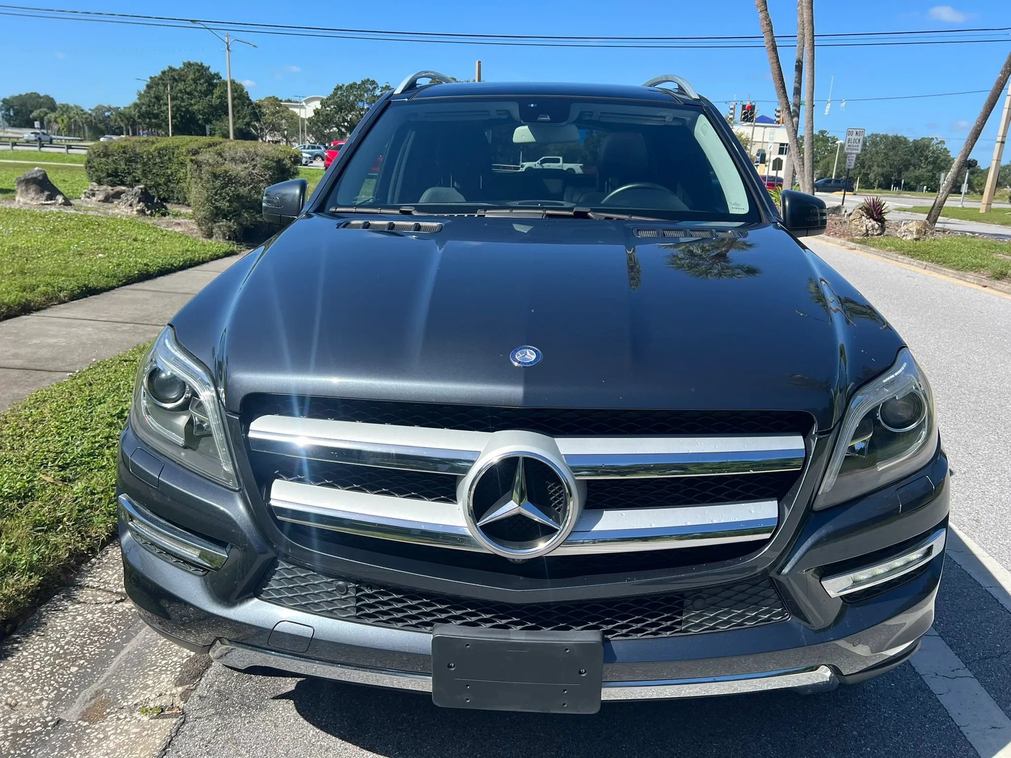 Used 2014 Mercedes-Benz GL 450 4MATIC w/ Lighting Package image 3