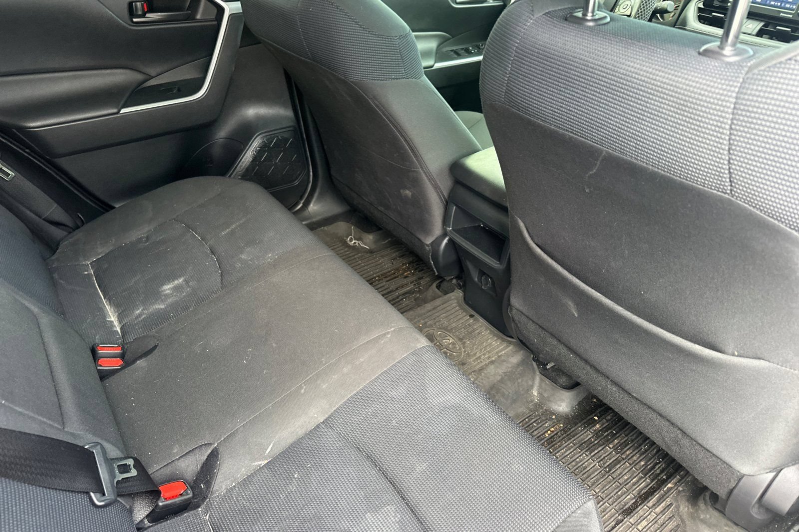 Used 2020 Toyota RAV4 LE w/ Carpet Mat Package FWD image 18