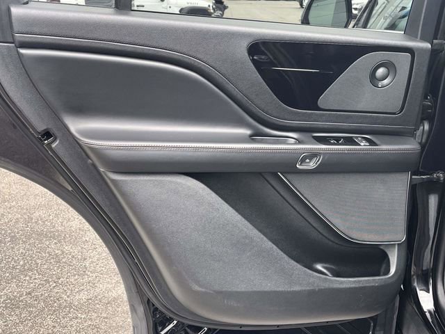 Used 2021 Lincoln Aviator Reserve w/ Elements Package Plus AWD/4WD image 18