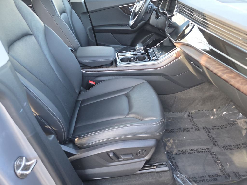 Used 2020 Audi Q8 Premium Plus w/ Premium Plus Package image 22