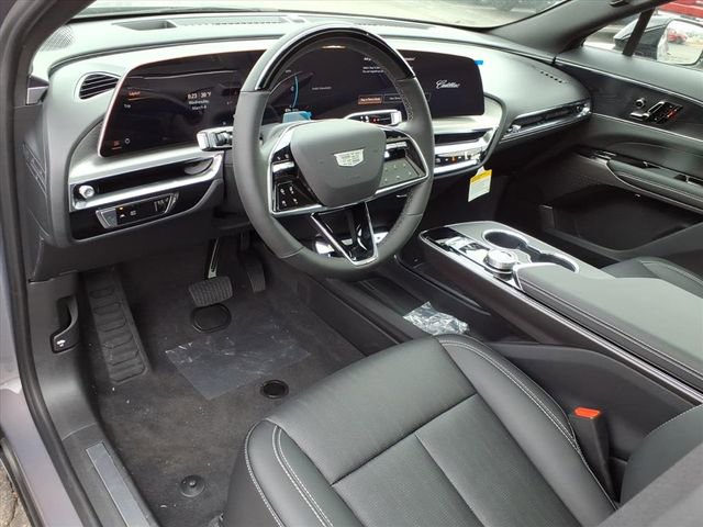 New 2026 Cadillac Lyriq Luxury AWD/4WD image 3