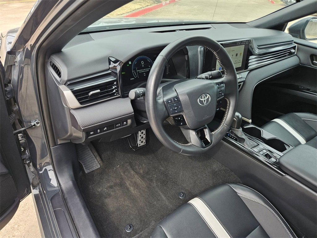 Used 2025 Toyota Camry SE image 13