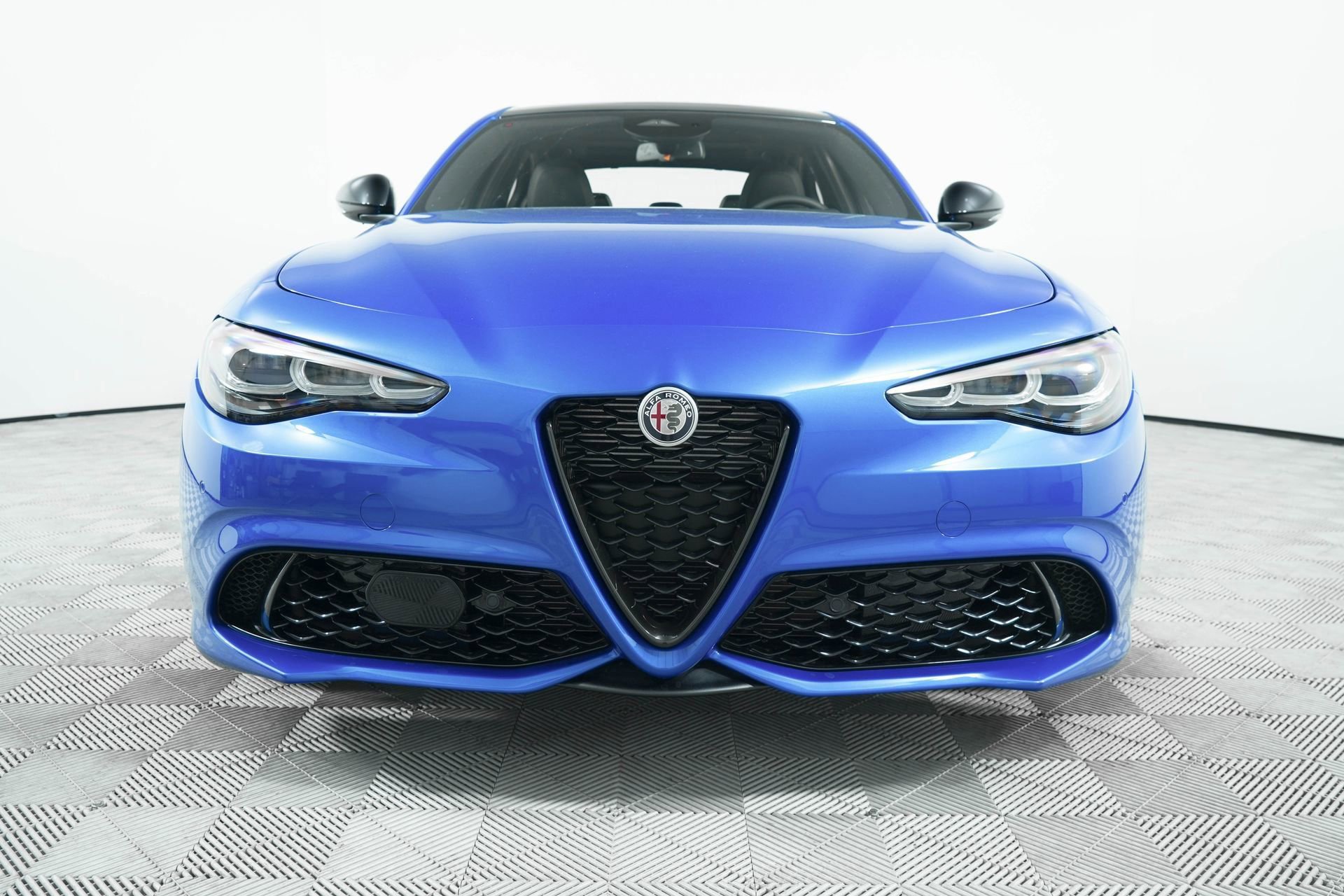 New 2025 Alfa Romeo Giulia image 2