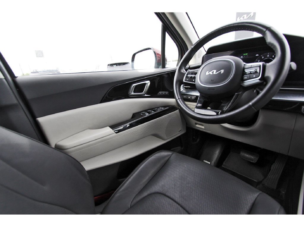 Used 2024 Kia Carnival SX Prestige FWD image 9