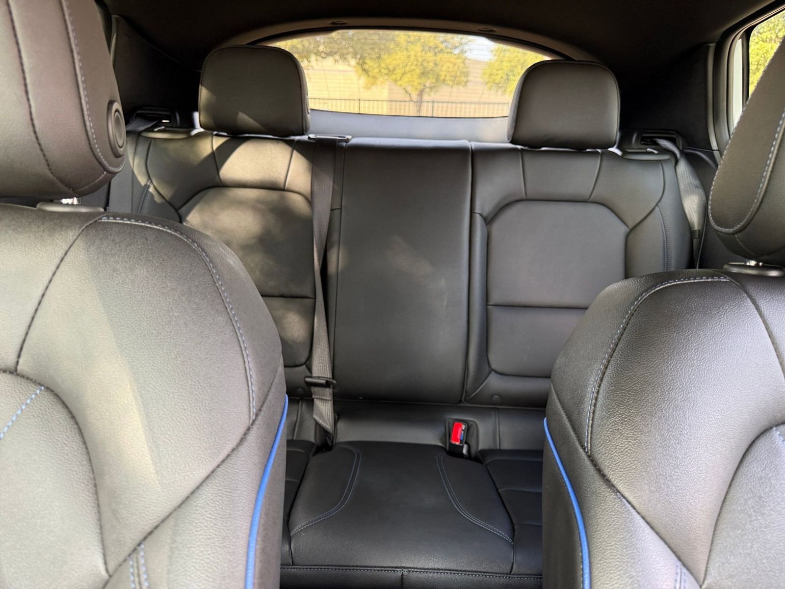 Used 2025 Buick Envista Sport Touring image 38