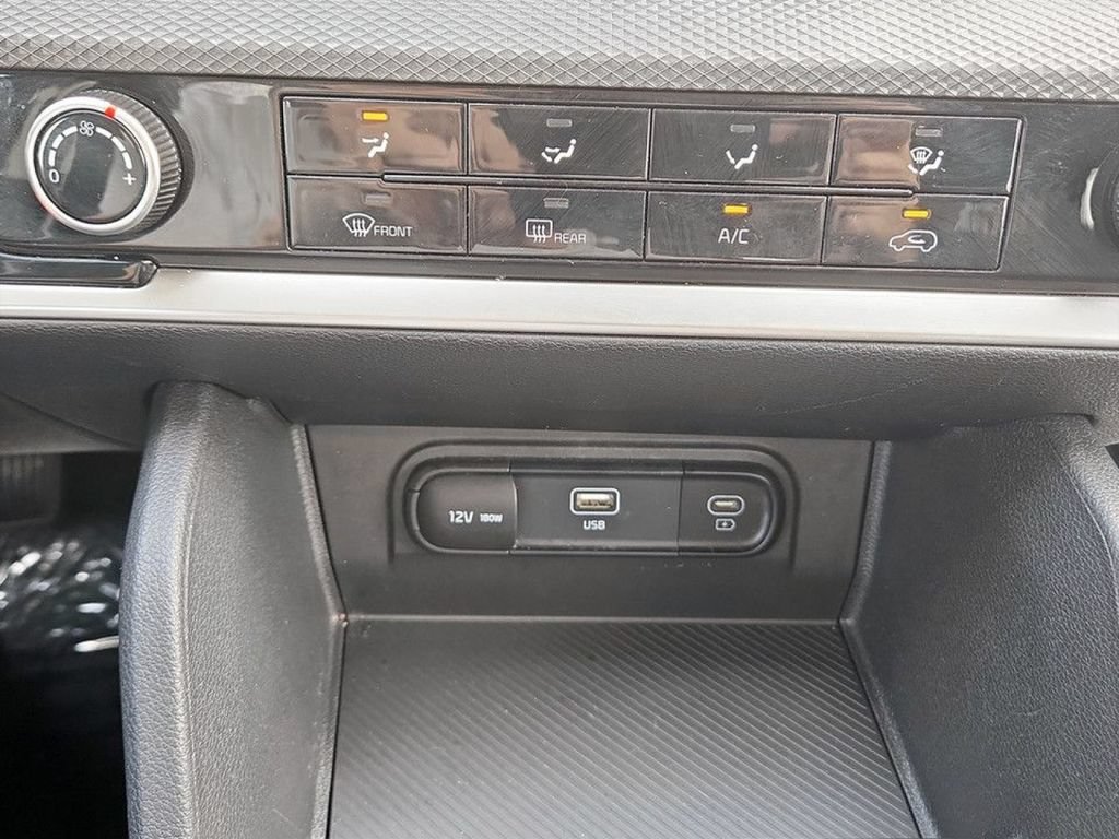 Used 2025 Kia Sportage LX AWD/4WD image 26