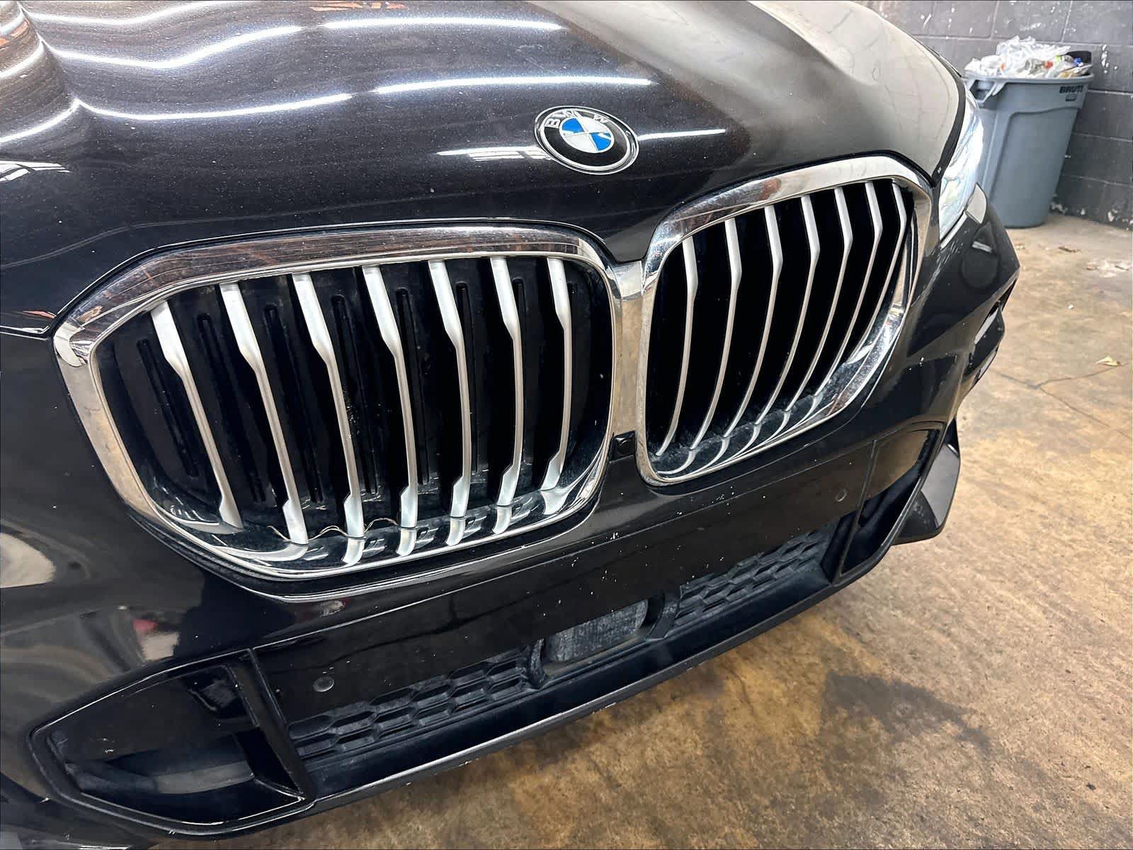 Used 2021 BMW X5 xDrive40i w/ M Sport Package AWD/4WD image 32