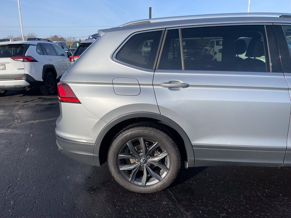 Used 2024 Volkswagen Tiguan SE AWD/4WD image 29
