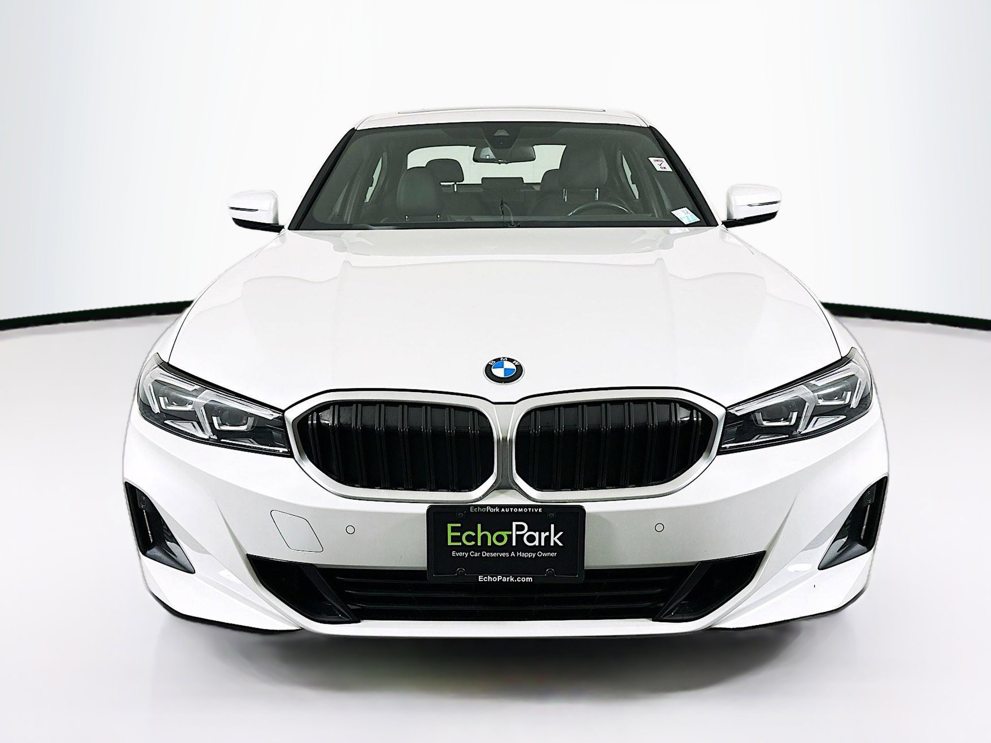Used 2024 BMW 330i Sedan image 2