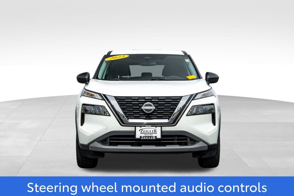 Used 2023 Nissan Rogue S AWD/4WD image 2